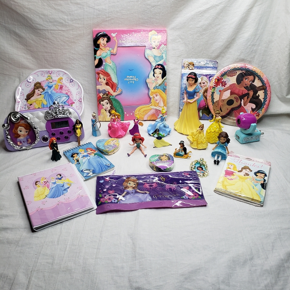 Disney Princess Toy Bundle 28 Pieces